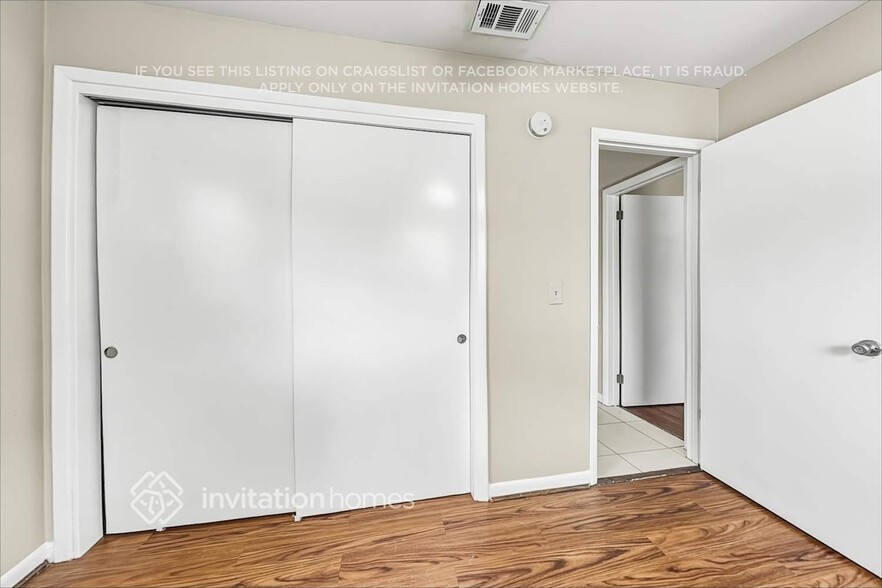 Building Photo - 6005 Murray Hill Dr