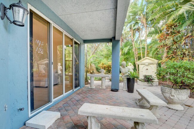 Building Photo - 9185 Baybury Ln