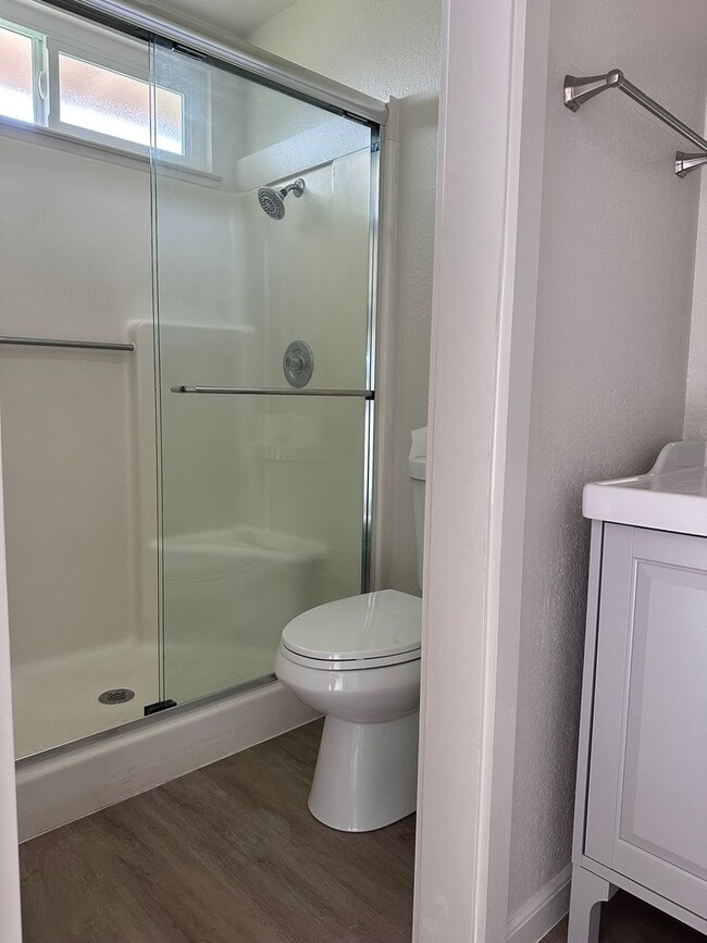 Building Photo - Excellent Florin Area 3bd/2bath home updat...