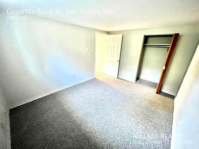 Building Photo - 671 Country Club Rd