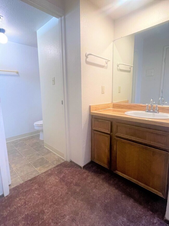 Building Photo - Condo in the most desired gated community ...