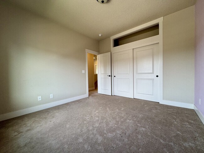 Building Photo - 16858 SW Larkspring Ln