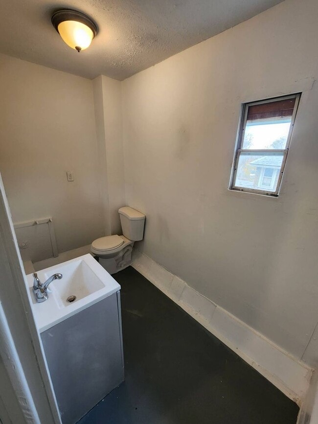 Building Photo - 521 W 14th St