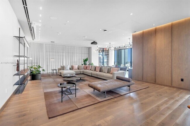 Building Photo - 159 NE 6th St