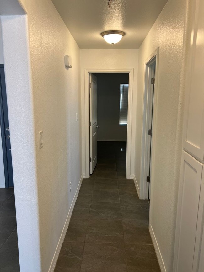 Building Photo - Large Corner Lot home with 3 full size bed...