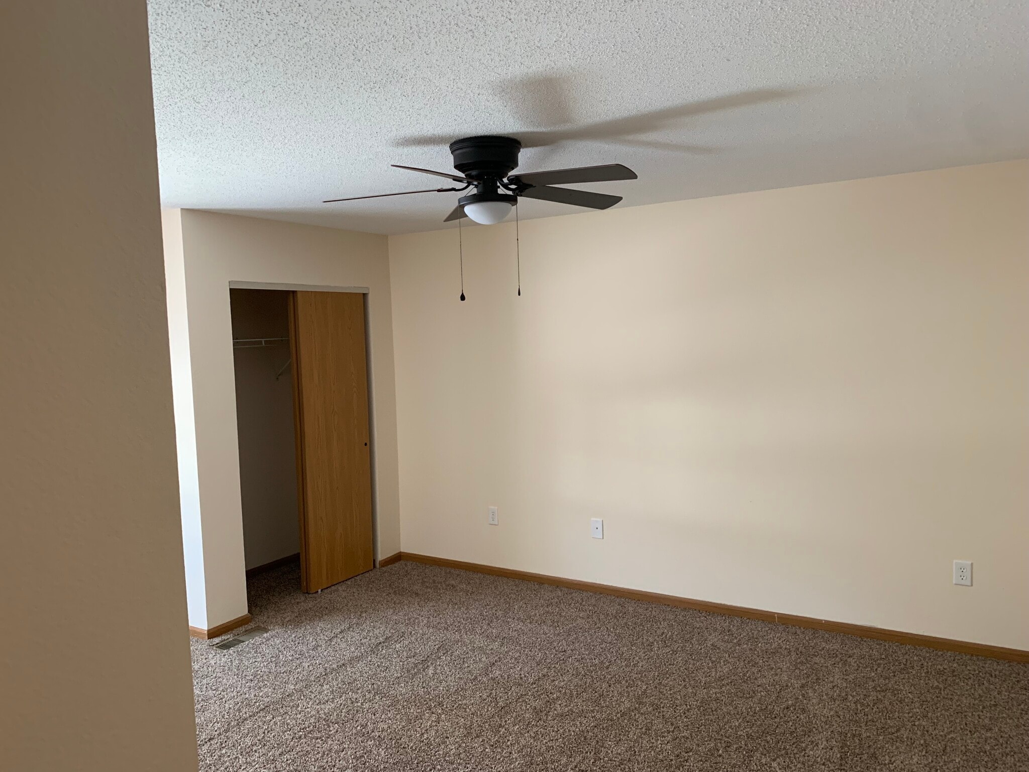 Building Photo - 520 Wood Thrush St