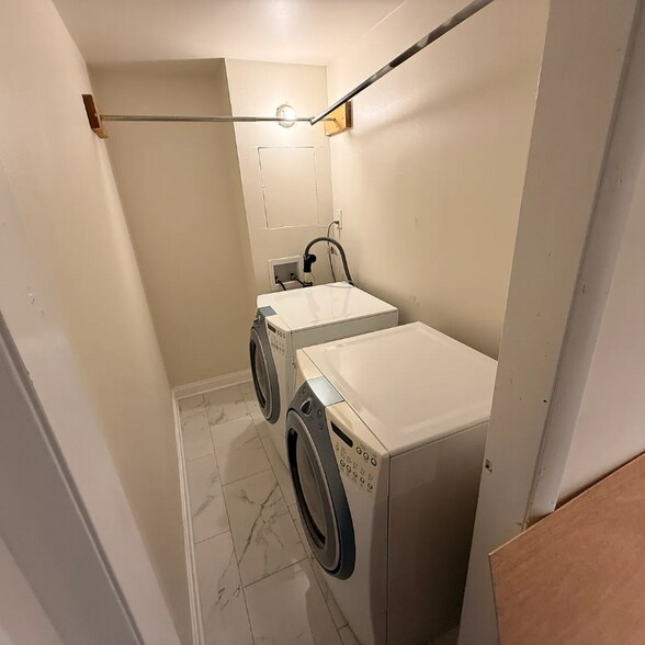 Building Photo - 5211 E 141st St