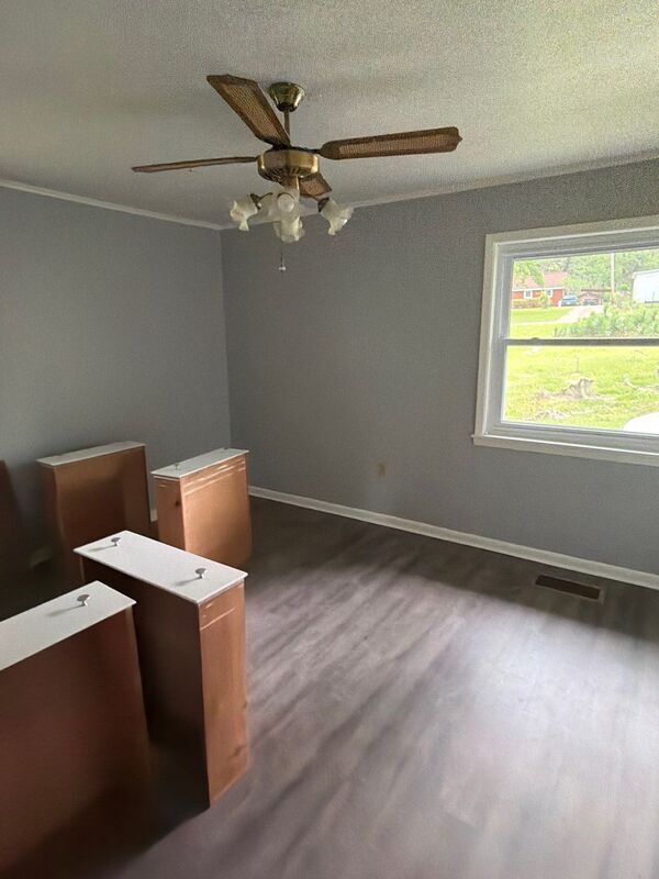 Building Photo - 415 Sylvan Trail