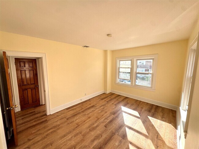 Building Photo - 130 Catskill Ave