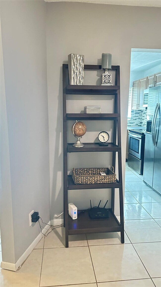 Building Photo - 4046 NW 19th St