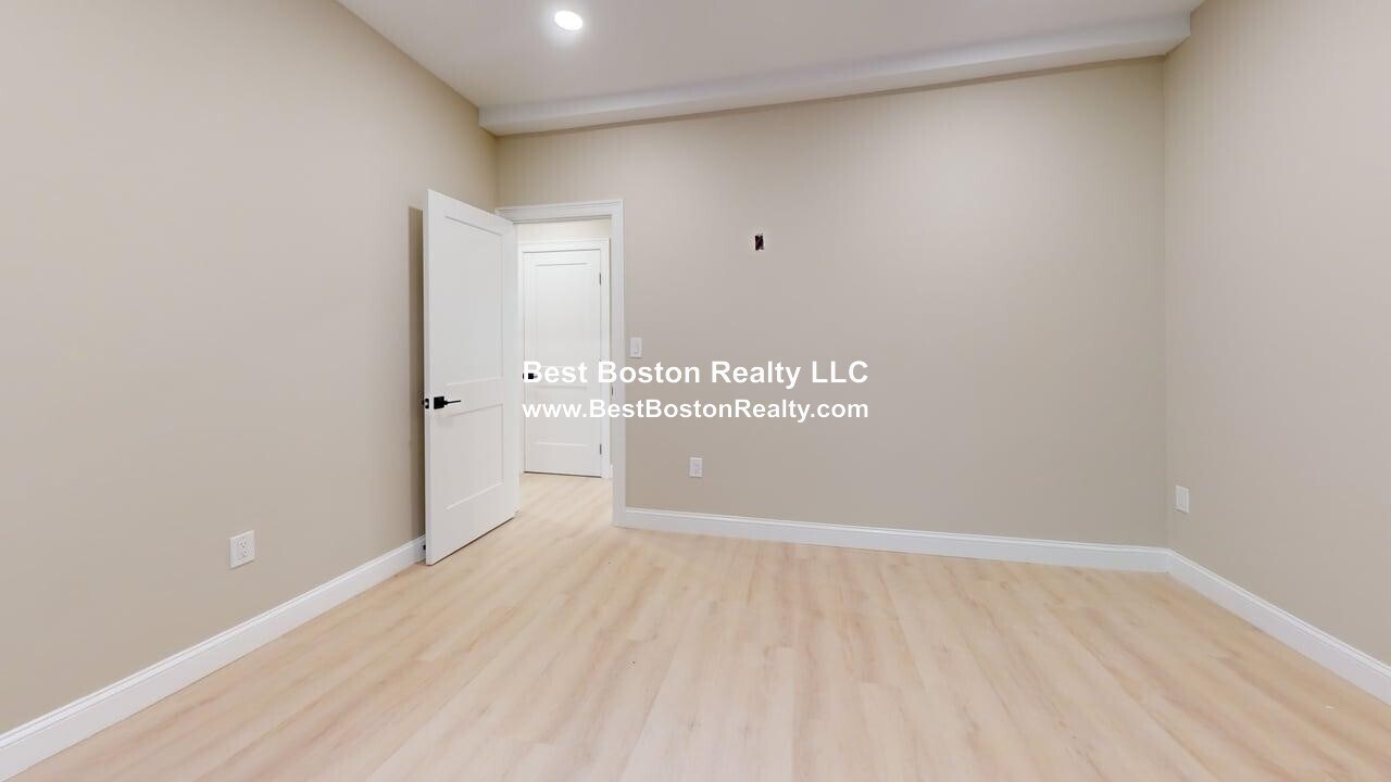 Building Photo - 231 Highland Ave