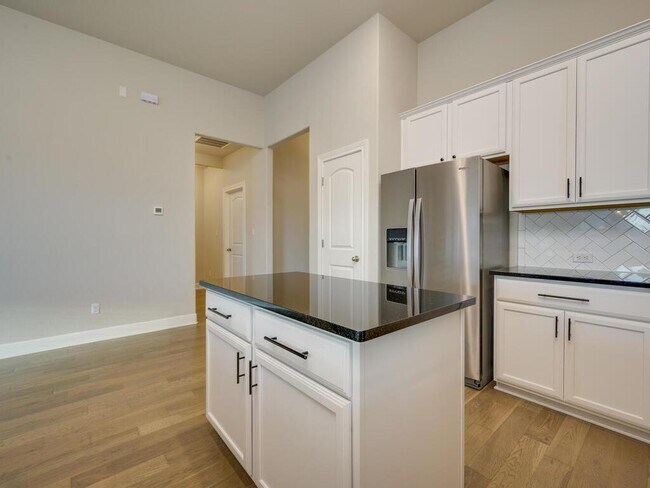 Building Photo - 2905 Coral Valley Dr