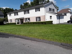 Building Photo - 3200 Oak Ave