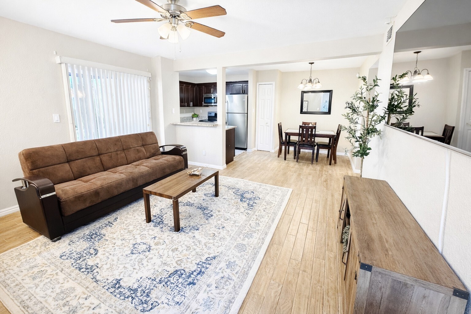 Building Photo - 2918 Antique Oaks Cir