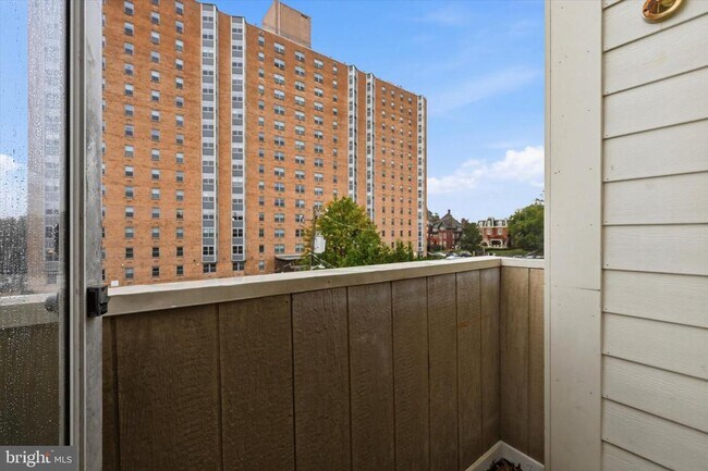 Building Photo - 1504 N Broom St