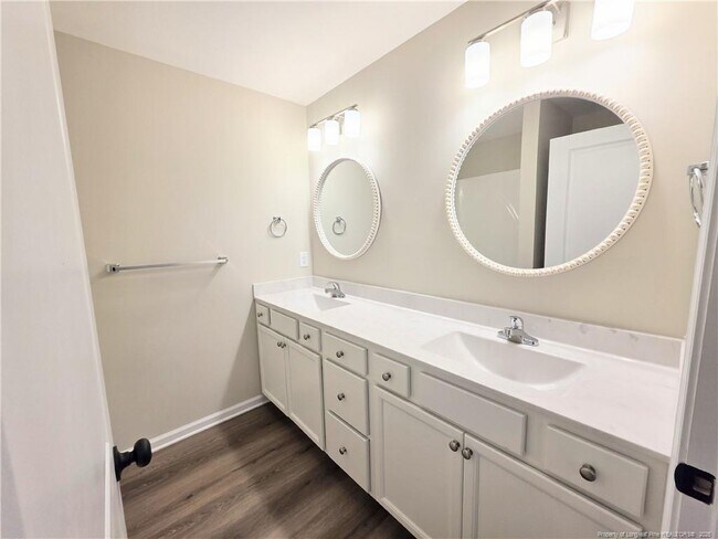 Building Photo - 1511 Fort Bragg Rd