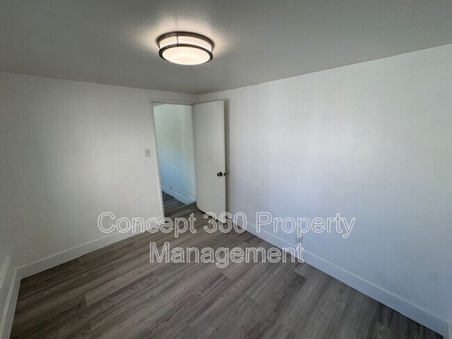 Building Photo - 1139 E OCEAN Blvd