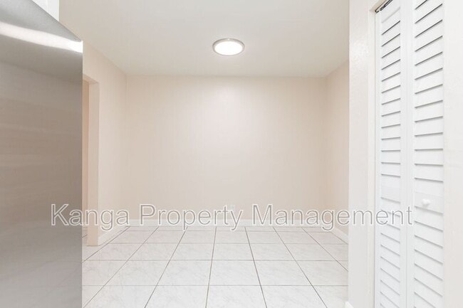 Building Photo - 7750 SW 10th Ct