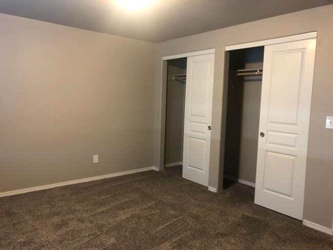 Building Photo - 1358 E Brecken Dr