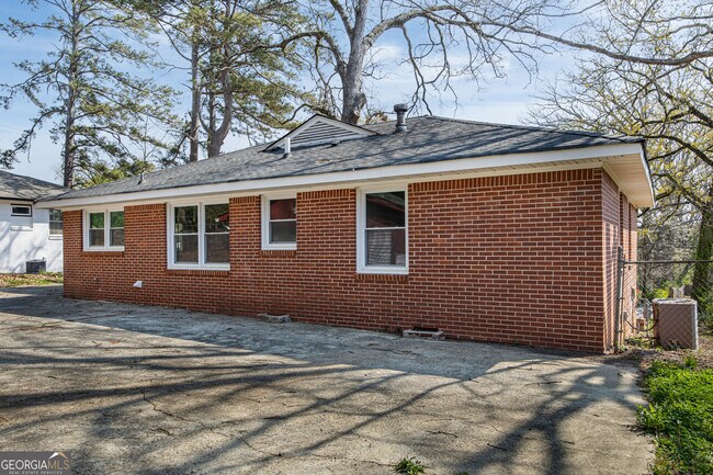 Building Photo - 2064 Gober Ave SE