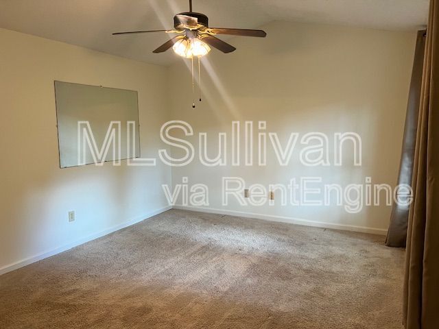 Building Photo - 105 Weathersfield Dr