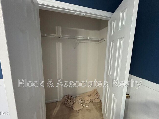 Building Photo - 337 Americana Dr