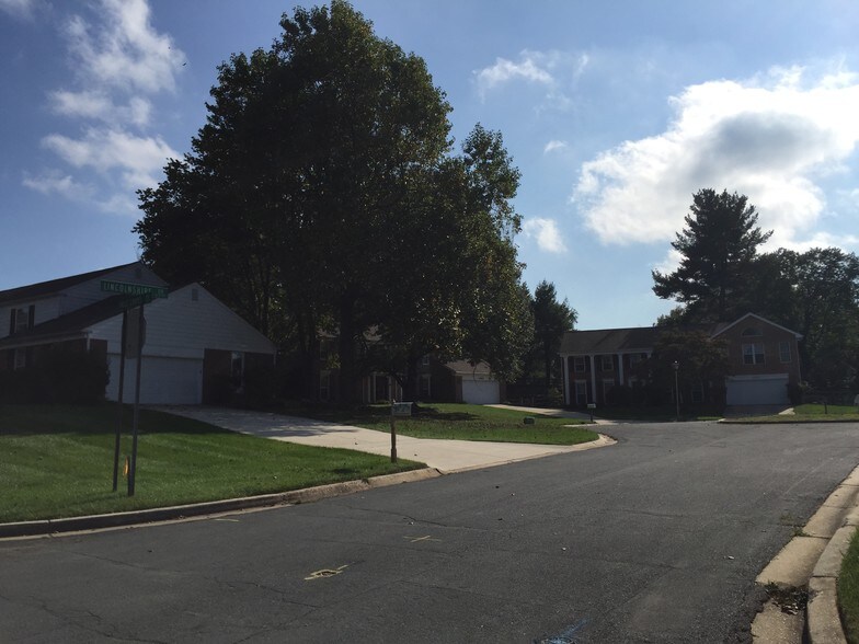 Building Photo - 8804 Falls Chapel Way