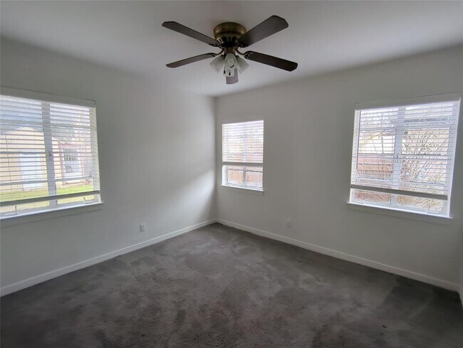 Building Photo - 1449 Nash St