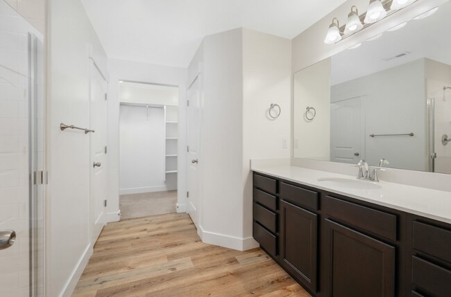 Building Photo - Now Leasing: 4-Bed, 2.5-Bath Home in Viney...