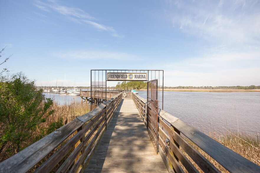 Building Photo - 60 Madison Dr