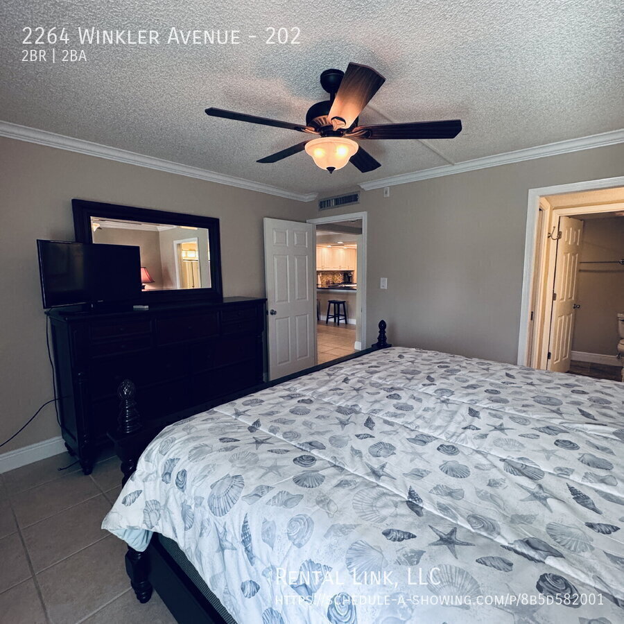 Building Photo - 2264 Winkler Ave