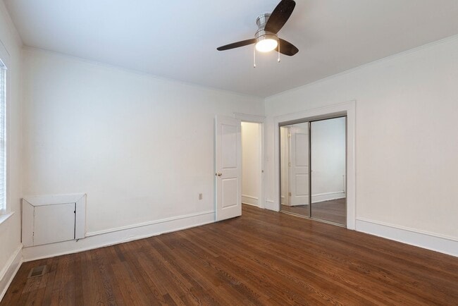 Building Photo - Spacious 1/1 Condo w/ Enclosed Patio & Off...
