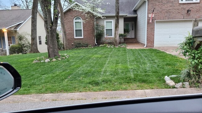 Primary Photo - 905 S Woodstone Ln