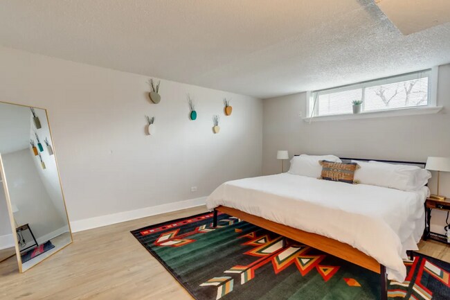 Building Photo - Updated 2BD, 1BA Half-Duplex in North Park...