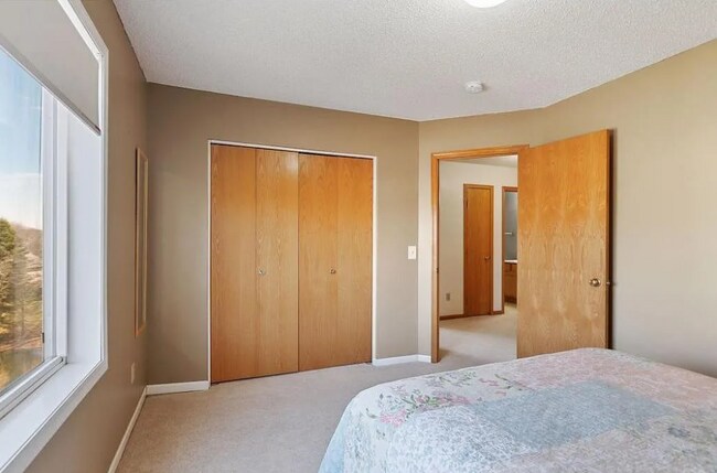 Building Photo - 2142 Groveland Way