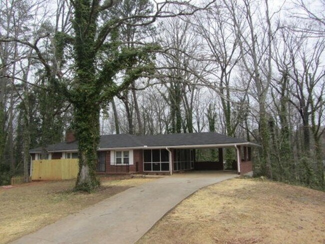 Building Photo - 2059 Honeysuckle Ln SW