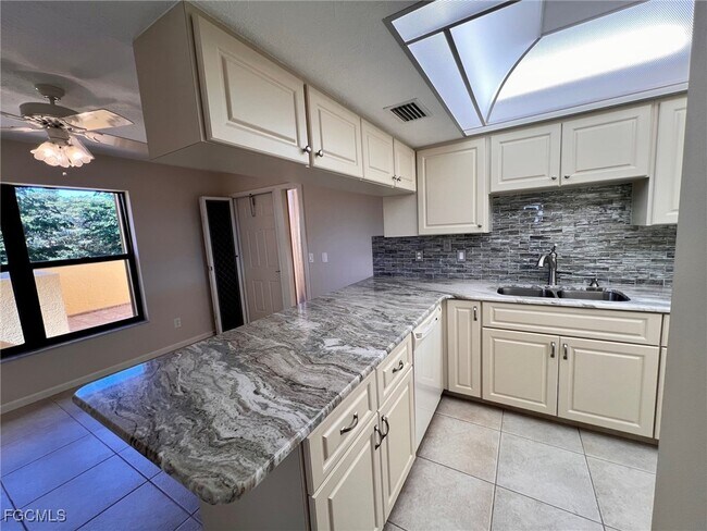 Building Photo - 4015 SE 20th Pl