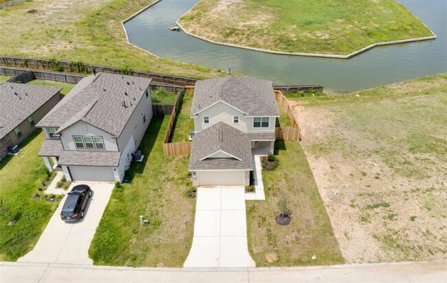 Primary Photo - 11020 N Lake Mist Ln