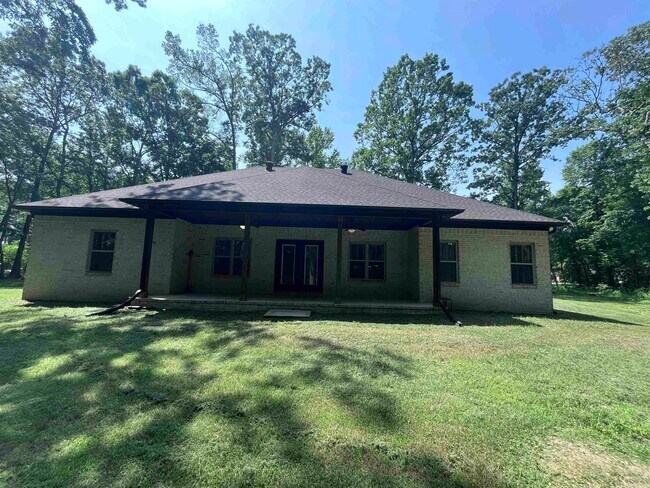 Building Photo - 206 Bridgewood Dr