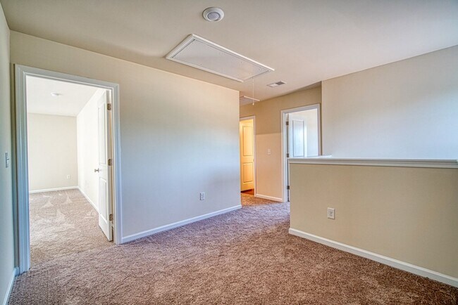 Building Photo - 580 Millsgate Cir