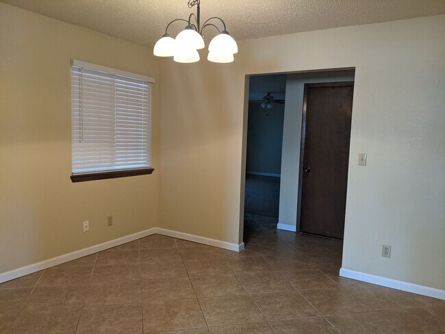 Building Photo - 3409 Mission Arch Dr