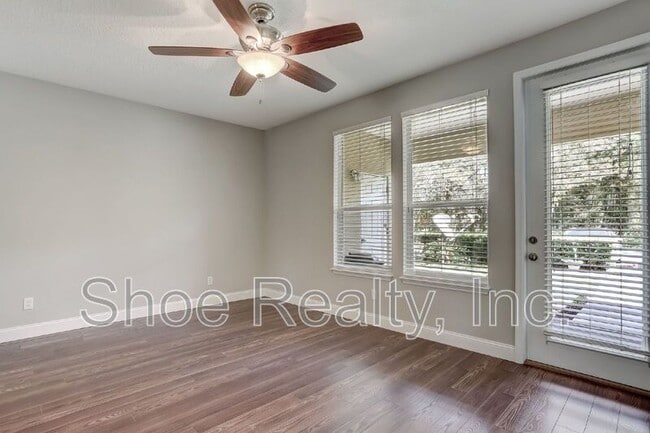 Building Photo - 4220 Plantation Oaks Blvd