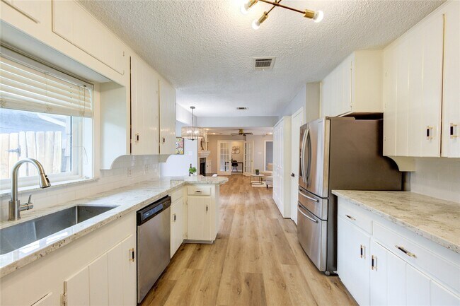 Building Photo - 3402 Gannett St