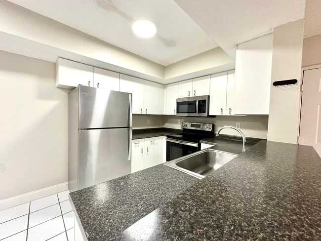Building Photo - 5560 NW 61st St