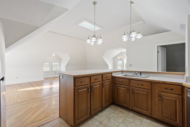 Building Photo - 150 Summer St