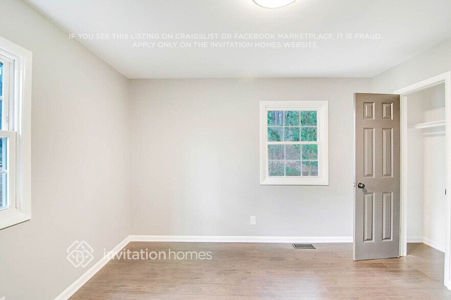 Building Photo - 1100 Chatham Ln