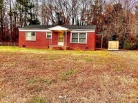 Building Photo - Newly renovated  3 bedroom 1 bath brick ra...