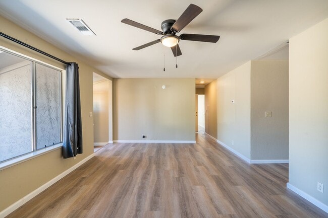 Building Photo - 1525 Jasmine Way