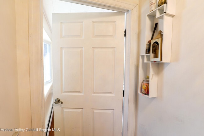 Building Photo - 156 Lampman Ave