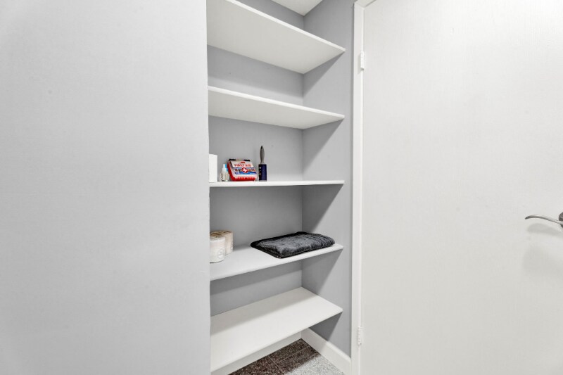 Building Photo - 6 Roanoke Ln